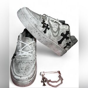 Men's Vintage Metal Chain Cross Sneakers, Trendy Fashion - Brand New